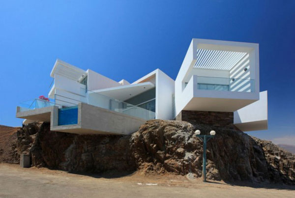 Modern and Luxury White Beach House - Casa Playa Las Lomas by Vertice Arquitectos