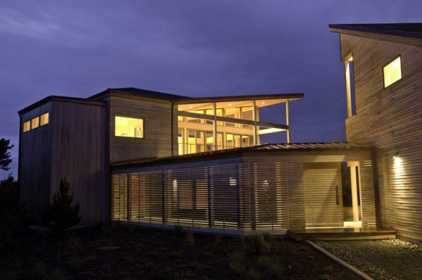 Coastal Residence by Boora Architects
