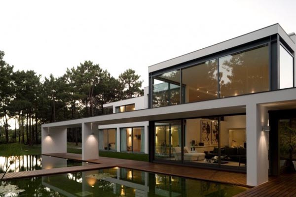 Lake House by Frederico Valsassina Architects