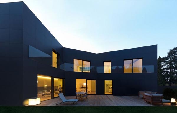 Sassuolo House by Enrico Iascone Architects