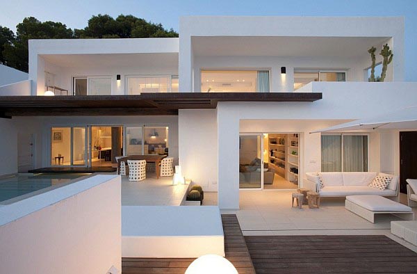 White Luxurious Villa on Ibiza by Juma Architects