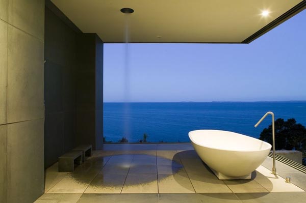 Bathroom with a breathtaking view - House on a Cliff in Auckland, New Zealand