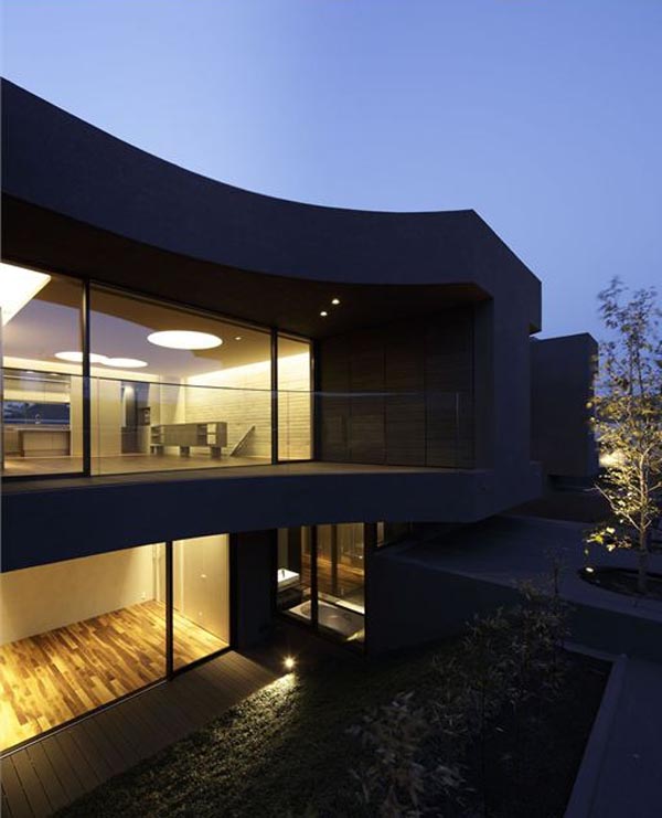 Breeze House in Tokyo Japan by Artechnic