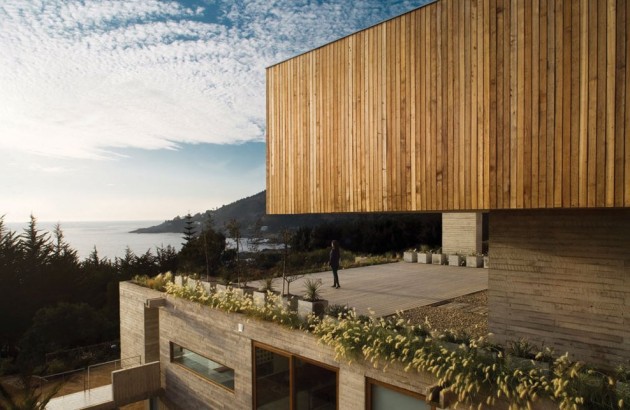 Beautiful environment and modern architecture - Casa el Pangue in Chile by Elton + Leniz Architects