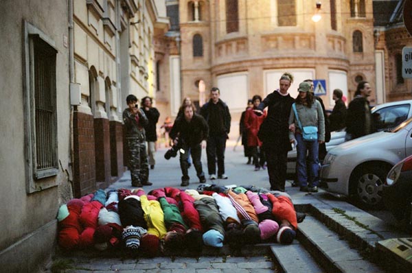 Bodies in Urban Spaces - Human Art Installations by Cie. Willi Dorner