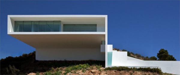 Luxury House on a Cliff in Spain by Fran Silvestre Arquitectos