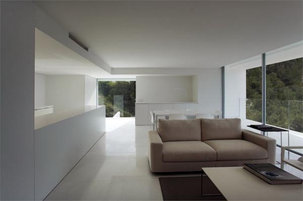 Modern Interior Design inside the Residence in Spain by Fran Silvestre Arquitectos