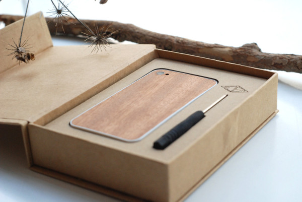 Eden packaging for wooden iPhone decor