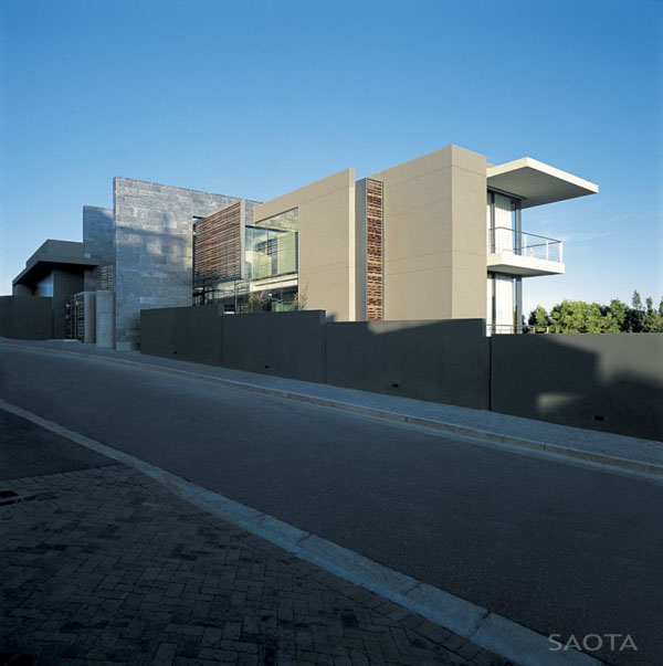 St Leon 10 in Bantry Bay, Cape Town by SAOTA and Antoni Associates