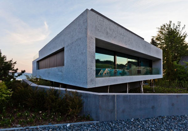 Linear Architecture of the Modern Concrete Block House by SimmenGroup
