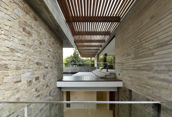 Inside the JKC2 House by ONG&ONG