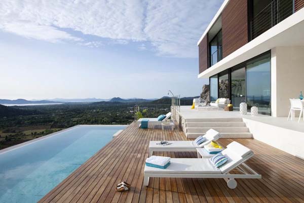 Pool of the Casa 115 in Mallorca, Spain by Architect Miquel Lacomba