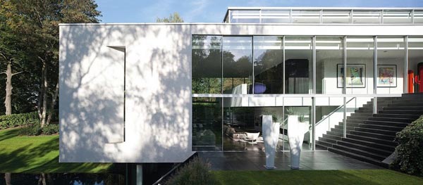 Side View of the GENETS 3 House in Belgium by AABE