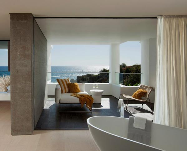 Bathroom of the Rockledge Residence in Laguna Beach, California by Horst Architects and Aria Design
