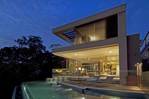 House in Vaucluse, a suburb of Sydney, Australia - designed by Bruce Stafford Architects 