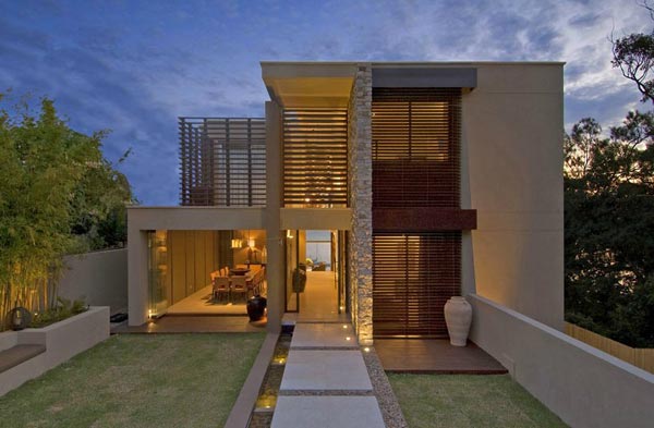 House in Vaucluse, a suburb of Sydney, Australia - designed by Bruce Stafford Architects 