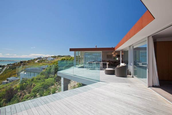 Terrace Redcliffs House in Christchurch, New Zealand by MAP Architects