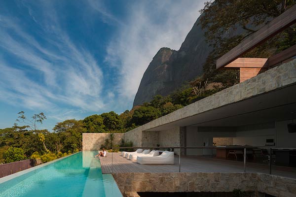 Residence in Rio de Janeiro by Arthur Casas