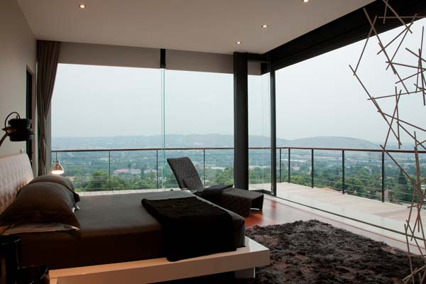 Bedroom with breathtaking view - House Lam in Johannesburg, South Africa