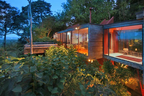 Award Winning Brake House in New Zealand by Ron Sang