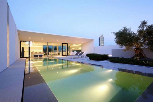 Jesolo Lido Pool Villa by JM Architecture