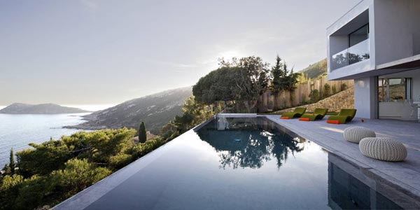 The Villa L'Escalet is situated on a steep terrain close to Saint Tropez.