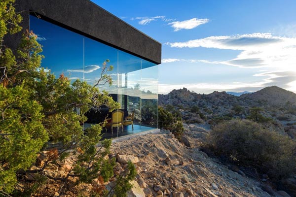 Glazed facades offer a great view of the desert landscape.