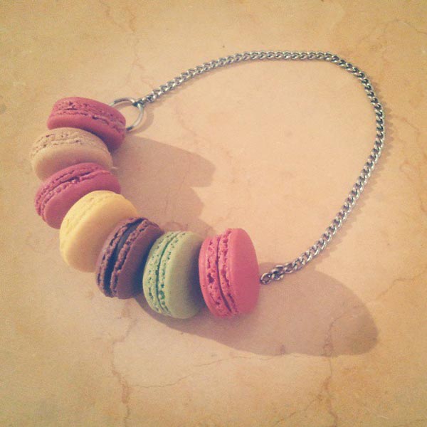 Macaroon Cookie - a chain that I would like to eat.