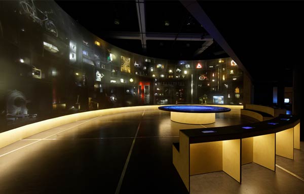 The heart of the exhibition with an interactive table and a digital shelf that displays 100 objects.