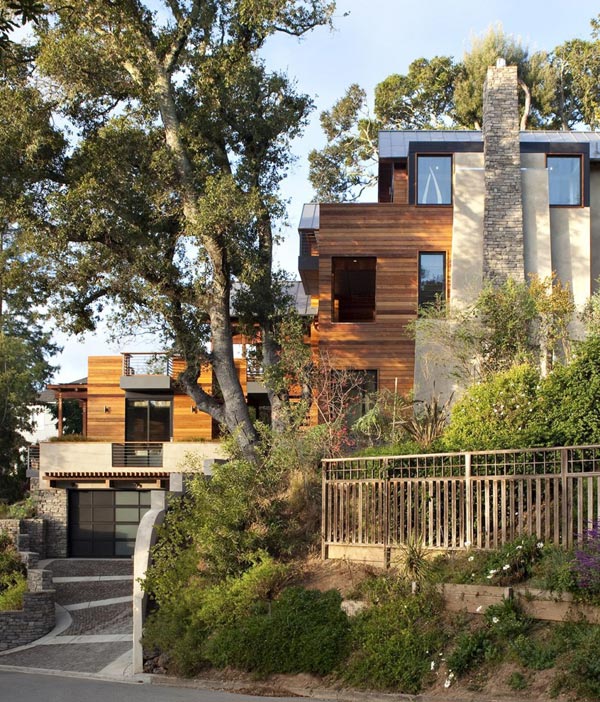 Front view of the Hillside House located in Mill Valley, California by SB Architects.