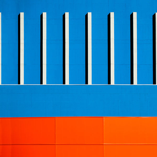 Blue and orange shades - Architectural Photography by Paolo Pettigiani.