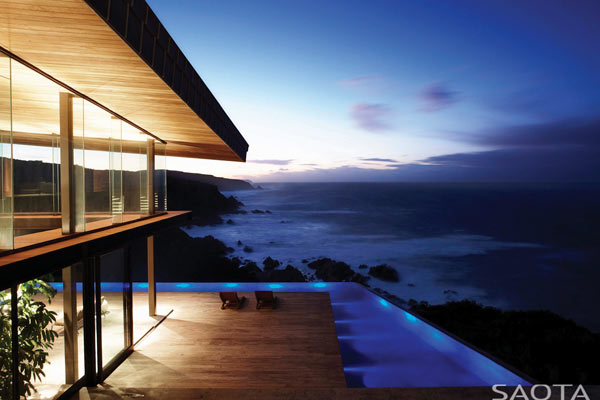 The home provides dreamlike views of the ocean and the landscape.