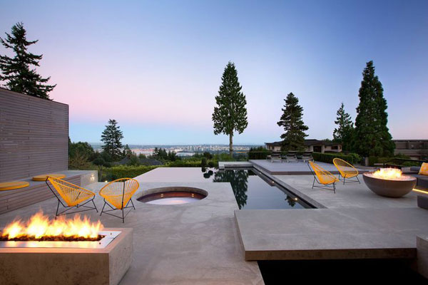 Patio and pool invite you to rest and enjoy the landscape.