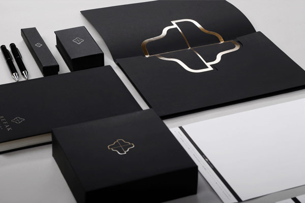 The noble stationery set in black and white plus gold.
