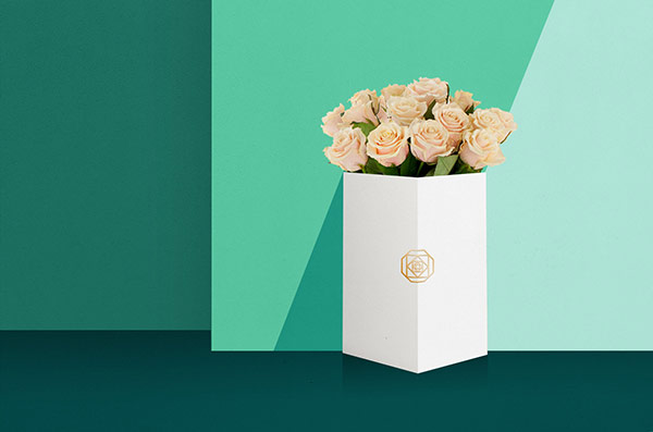 Art direction, branding, and graphic design by Daria Po for Вклумбе, a flower delivery service in St. Petersburg, Russia.