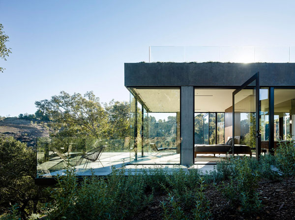 Modern and clean architecture amidst natural surroundings.
