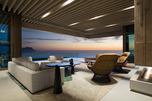 The living space also provides perfect views of the landscape and the sea.