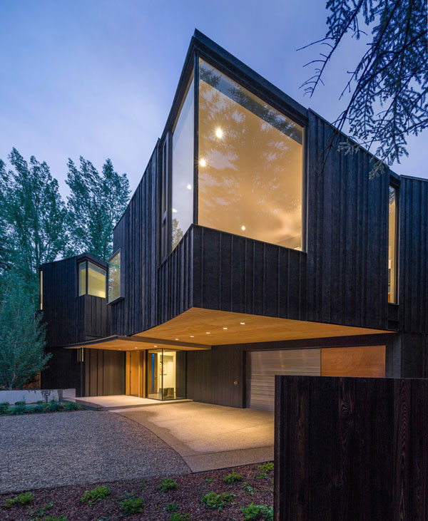 The Blackbird house was designed by Will Bruder Architects.