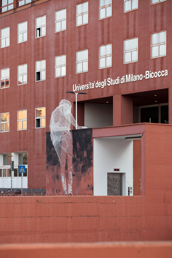 Wire mesh sculpting by Italian artist Edoardo Tresoldi at the Università Bicocca, Milan.