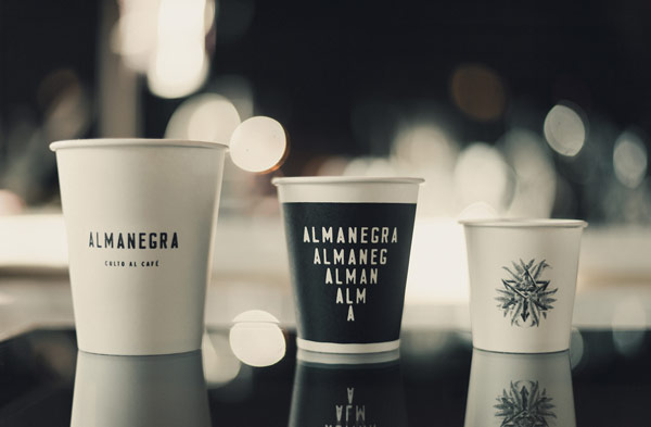 Coffee to go - mugs in 3 sizes and 3 different designs.