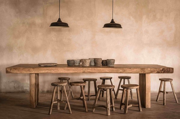 The enire concept is based on a rustic old chich mixed with simple shapes and earthy colors.