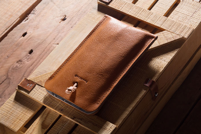 A beautiful leather case for the smartphone.
