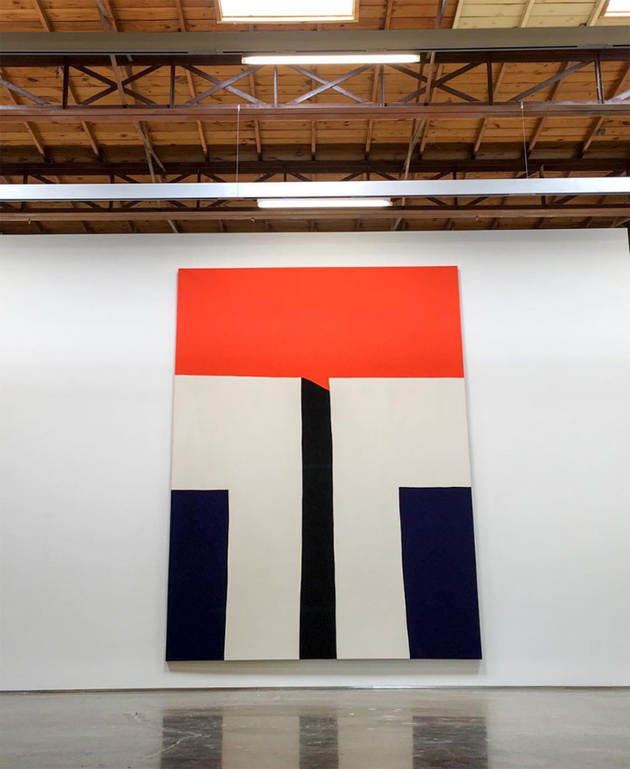 Paul Kremer's paintings are characterized by a graphic minimalism.