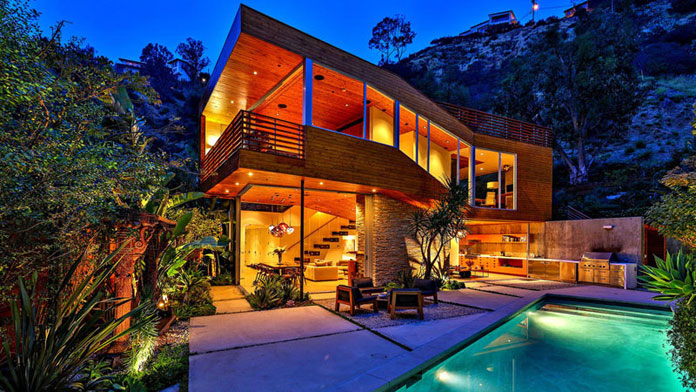 Hollywood Hills home by SPACE International.