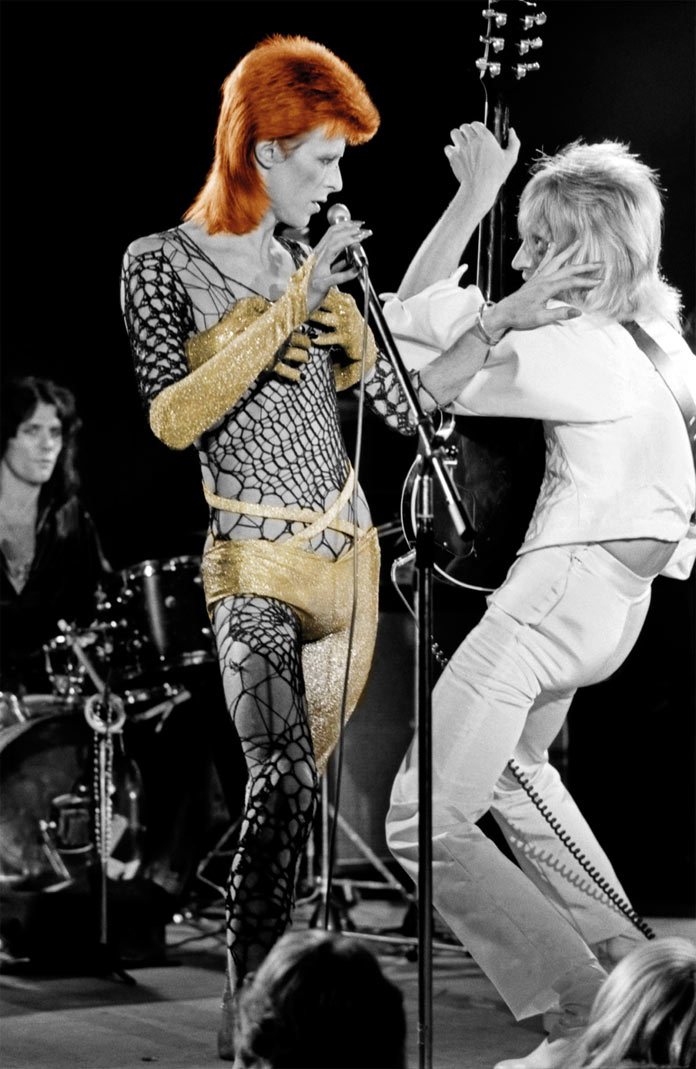 Ziggy on stage (colored in) by Terry O'Neill.