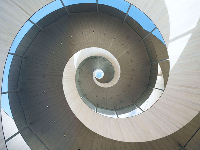 The self-supporting structure of two spiral stairways.