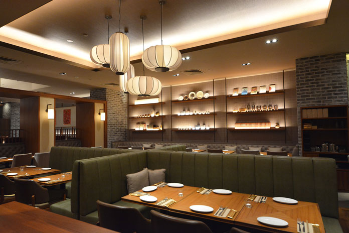Restaurant interior design by Hirsch Bedner Associates.