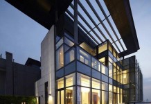Penthouse Architecture: House of the Tree by Kokaistudios Penthouse Architecture House of the Tree by Kokaistudios