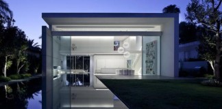 Family House in Ramat Hasharon, Israel by Pitsou Kedem Architects