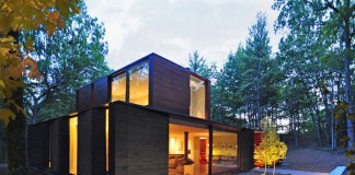 A modern home by Johnsen Schmaling Architects at Lake Michigan.